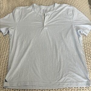 UNTUCKit Men's Short Sleeve Henley in Light Blue